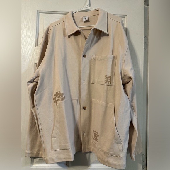 Zara Long Sleeve Shacket Jacket Celestial Design Mens Size XL Beige YinYang NWOT - Picture 3 of 4
